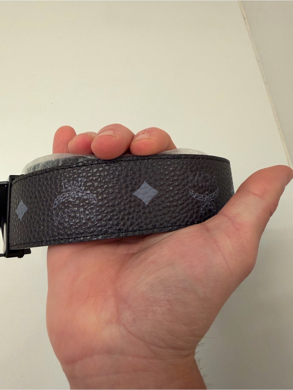 MCM Matte Black Reversible Leather Belt Mens Size 41-43 - Picture 3 of 12